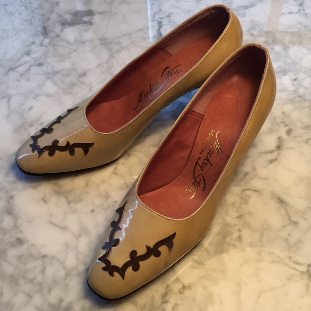 The cutest patent yellow vintage heels